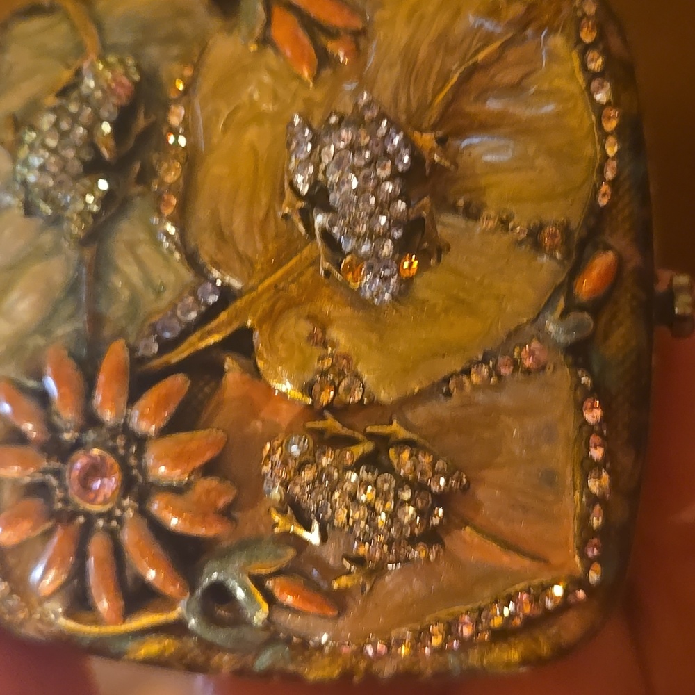 Jay Strongwater Floral and Frog Embellished Compact Mirror - Picture 7 of 7